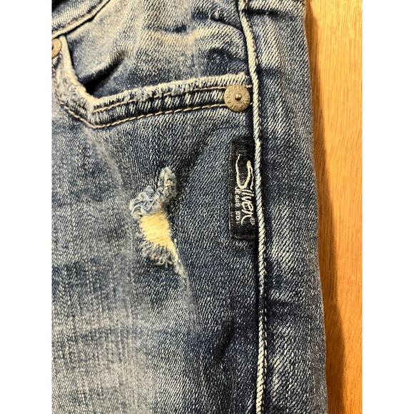 Silver Jeans NWT Women’s Mazy Slim Crop Size W:30 L:25 Embroidered Roses Denim - Picture 15 of 16